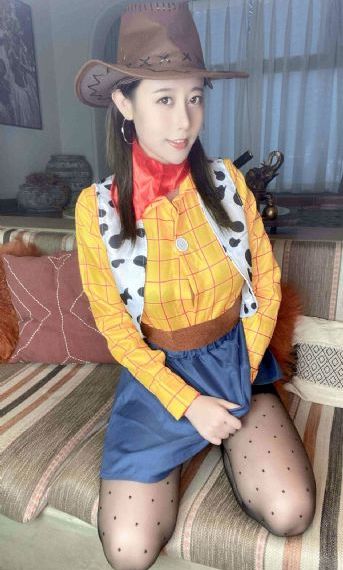 国产亚洲制服无码中文_国语迅雷下载