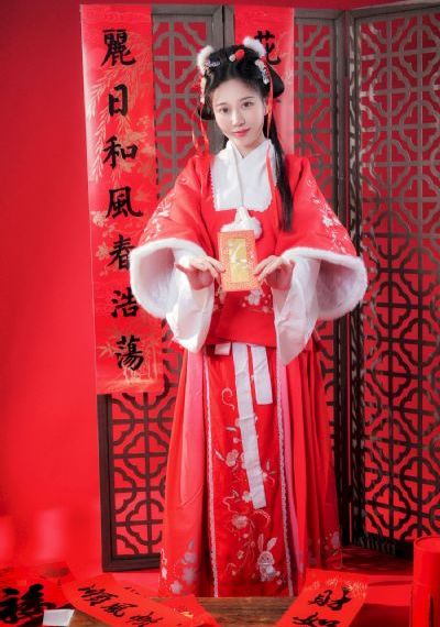 天天躁狠狠躁都躁200次_老版国语字幕