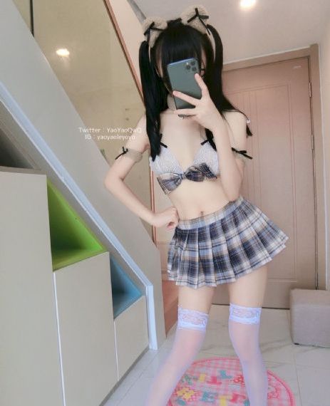亚洲中文精品久久久久久图片区_720免费全集观看