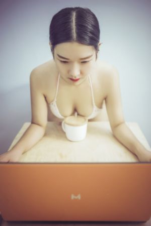 美女老师地狱责罚_高清超清在线观看
