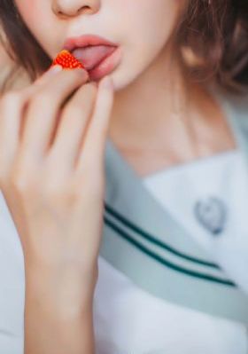 国产边摸边吃奶边叫做视频_高清蓝光在线观